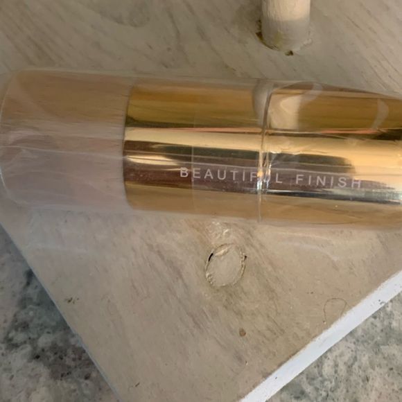 bareMinerals Beautiful Finish Powder Brush Gold - Picture 3 of 9